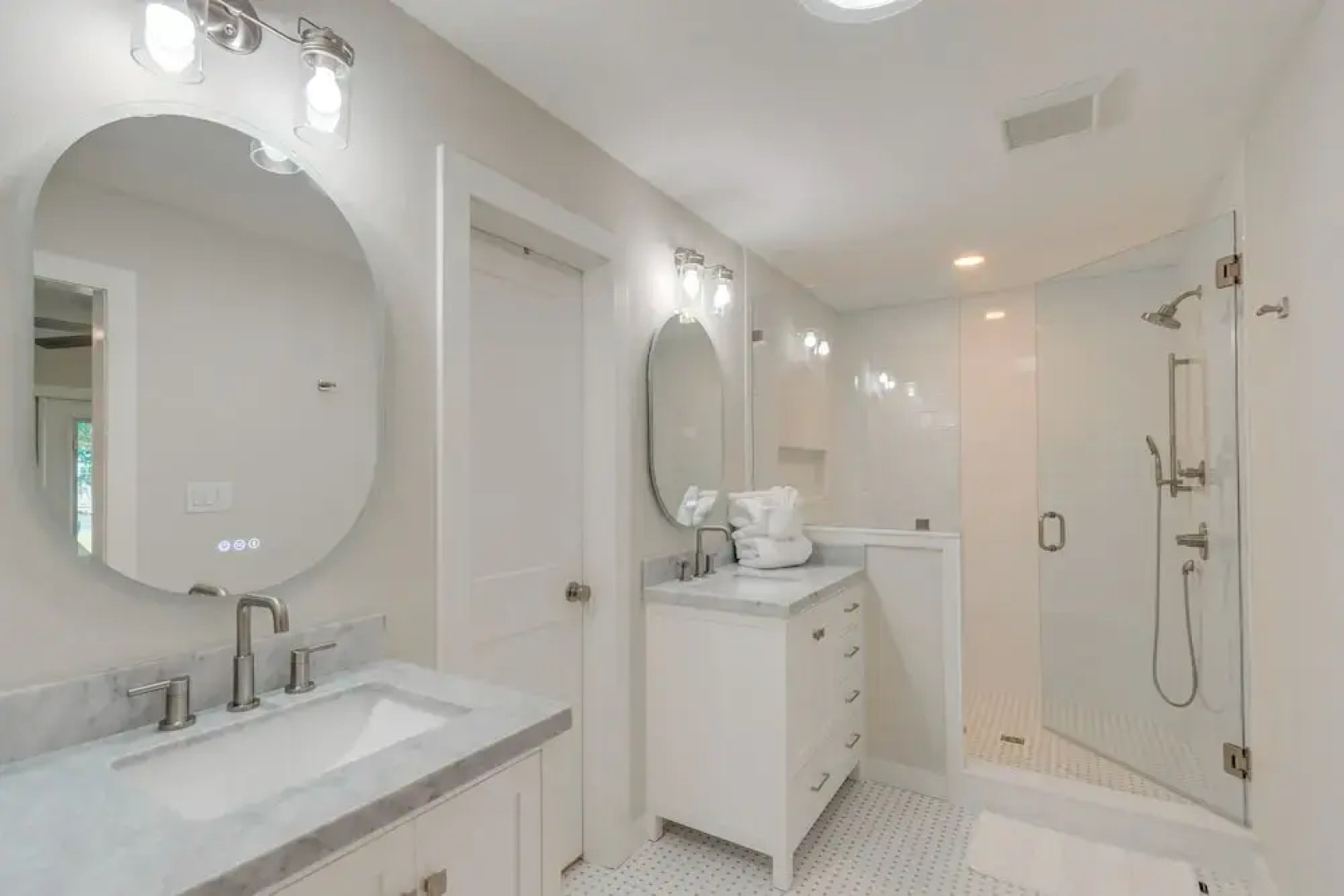 Bayfront Gem: Patio & Fire Pit in Pensacola