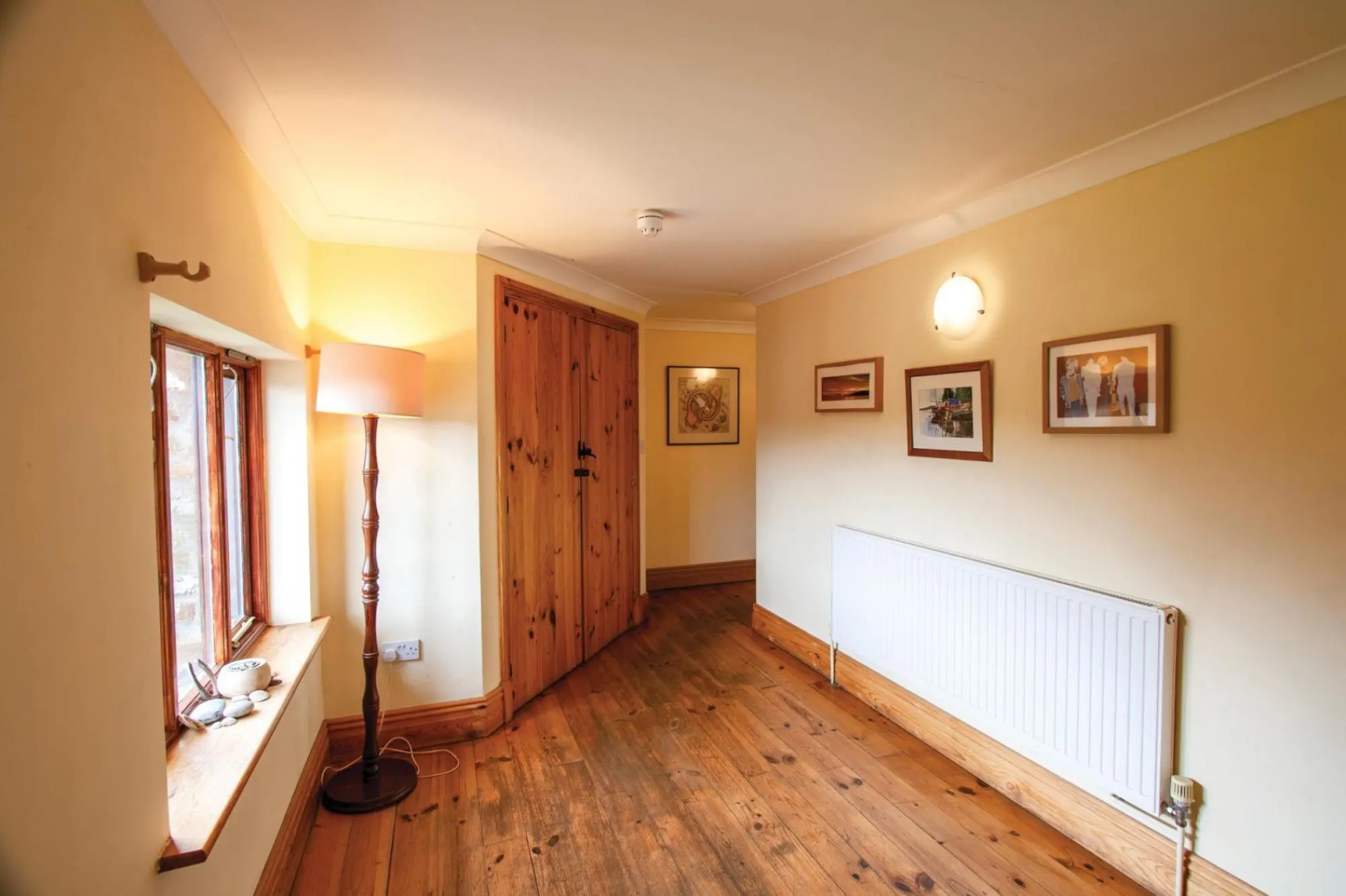 The Lake House Retreat - 7 Bedroom Holiday Home - Sleeps 20 - Southgate