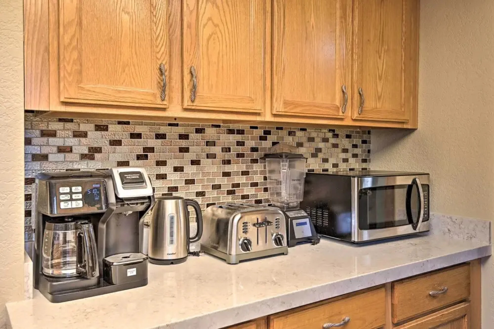 Flagstaff Retreat w/ Large Yard, Balcony & Views!