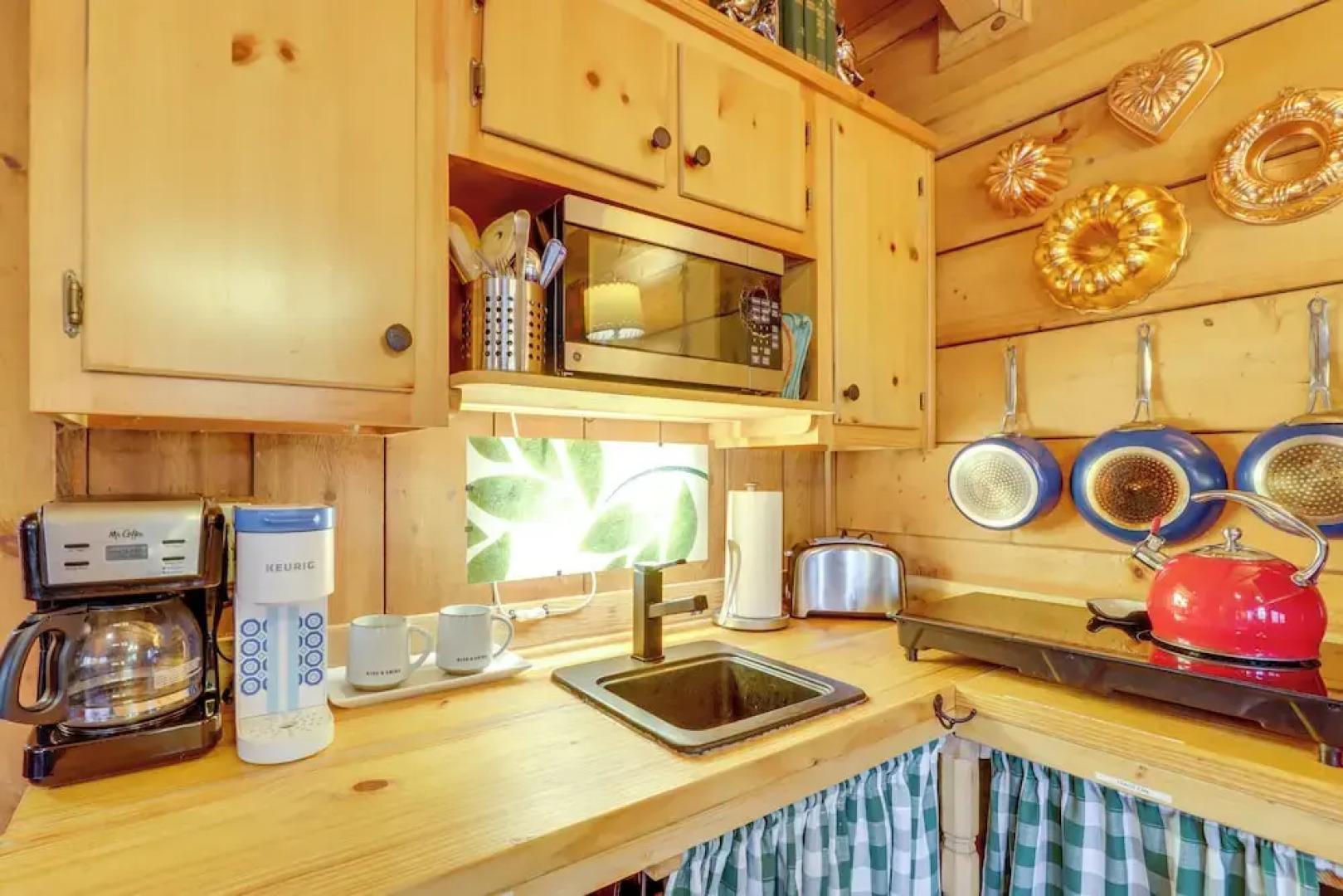 'little Fox Den Ellijay Cabin Rental w/ Hot Tub!