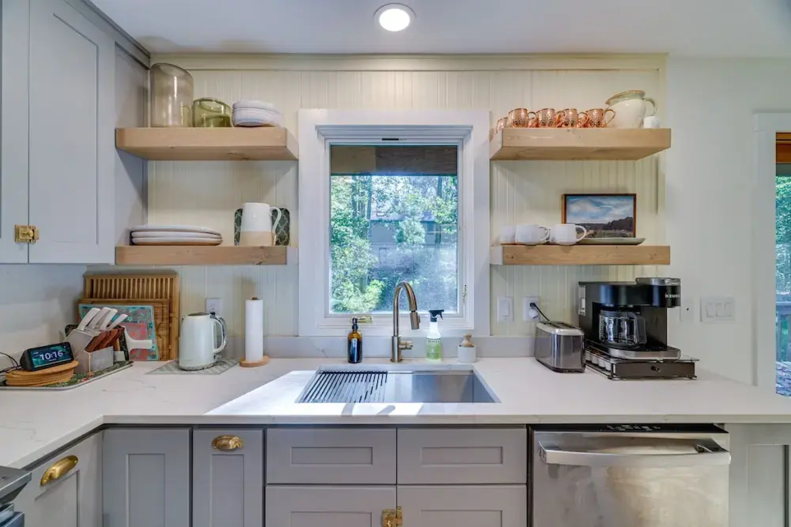 Private Hot Tub: Pocono Pines Cabin Getaway!