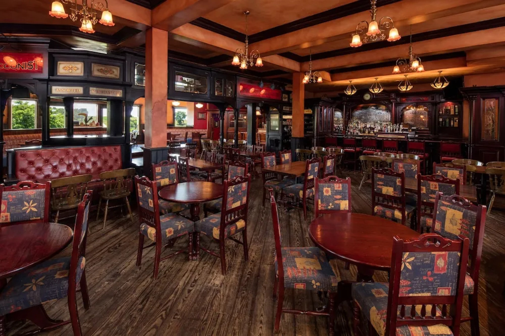 Irish Cottage Inn & Suites