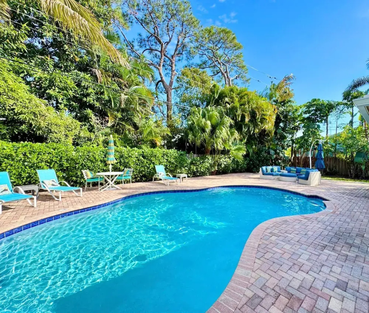 Vidal Manor 4BR Oasis w Pool Cabana- Wilton Dr