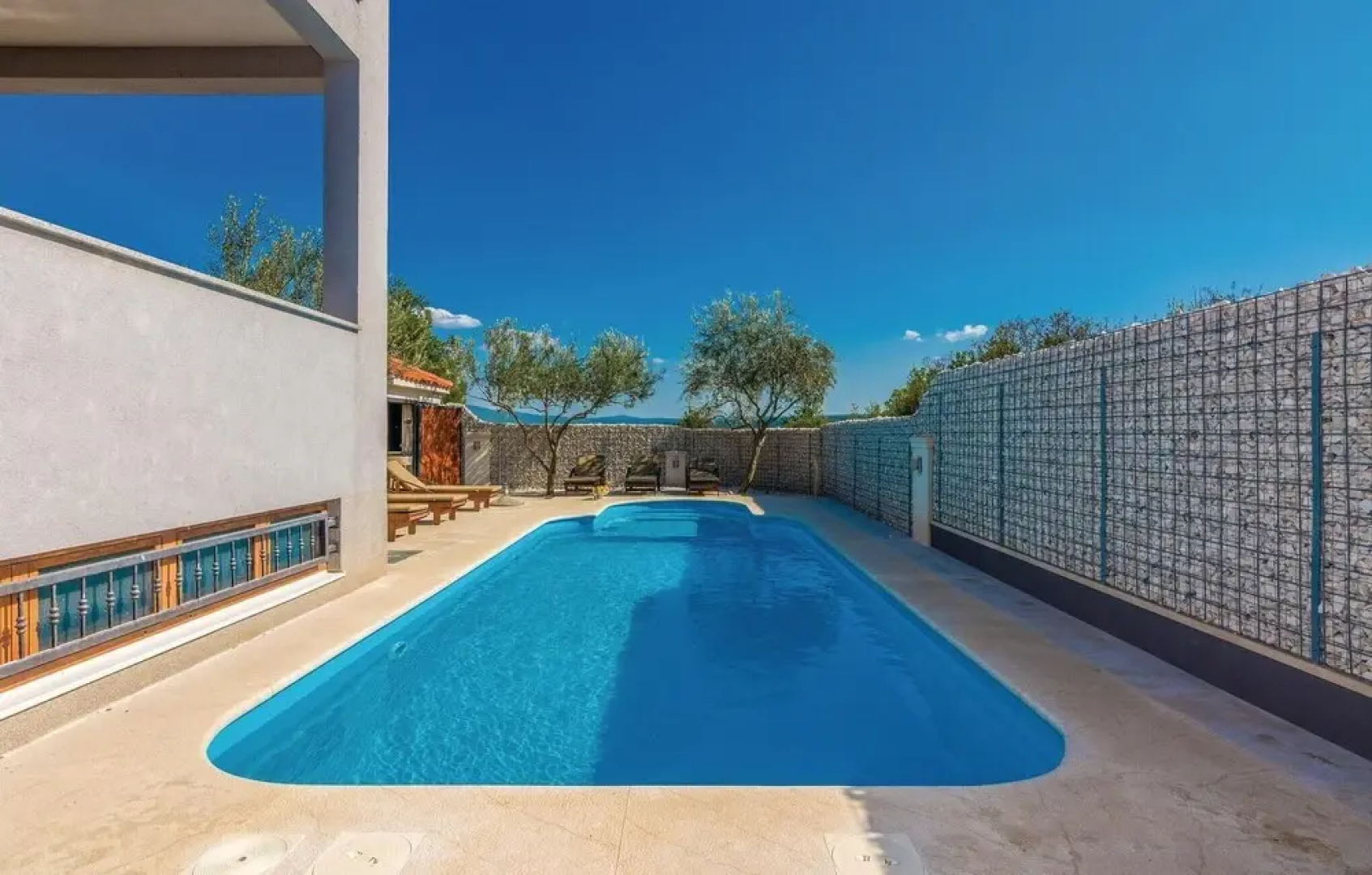 Beautiful Home in Pridraga With Wifi and 8 Bedrooms