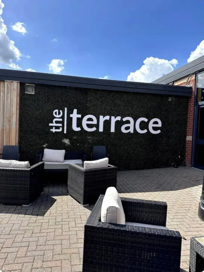 Harwich - Caravan - Sleeps 10 - Garden - Pool