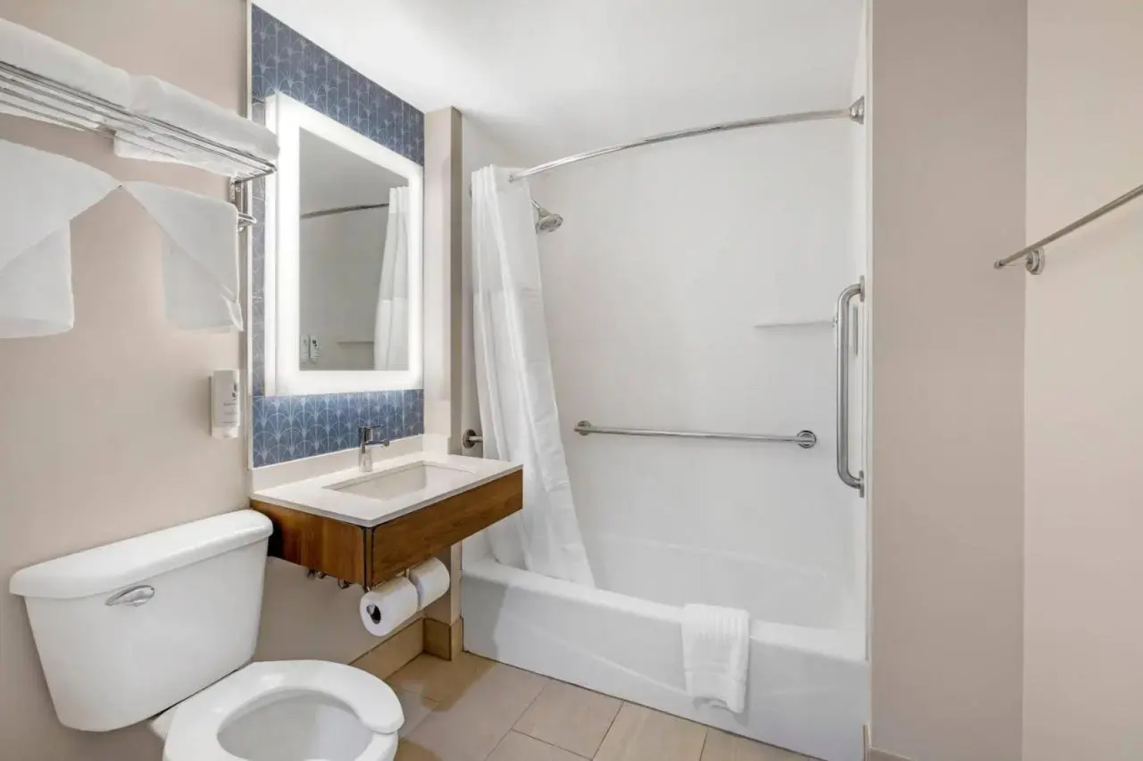 Country Inn & Suites by Radisson, Staten Island