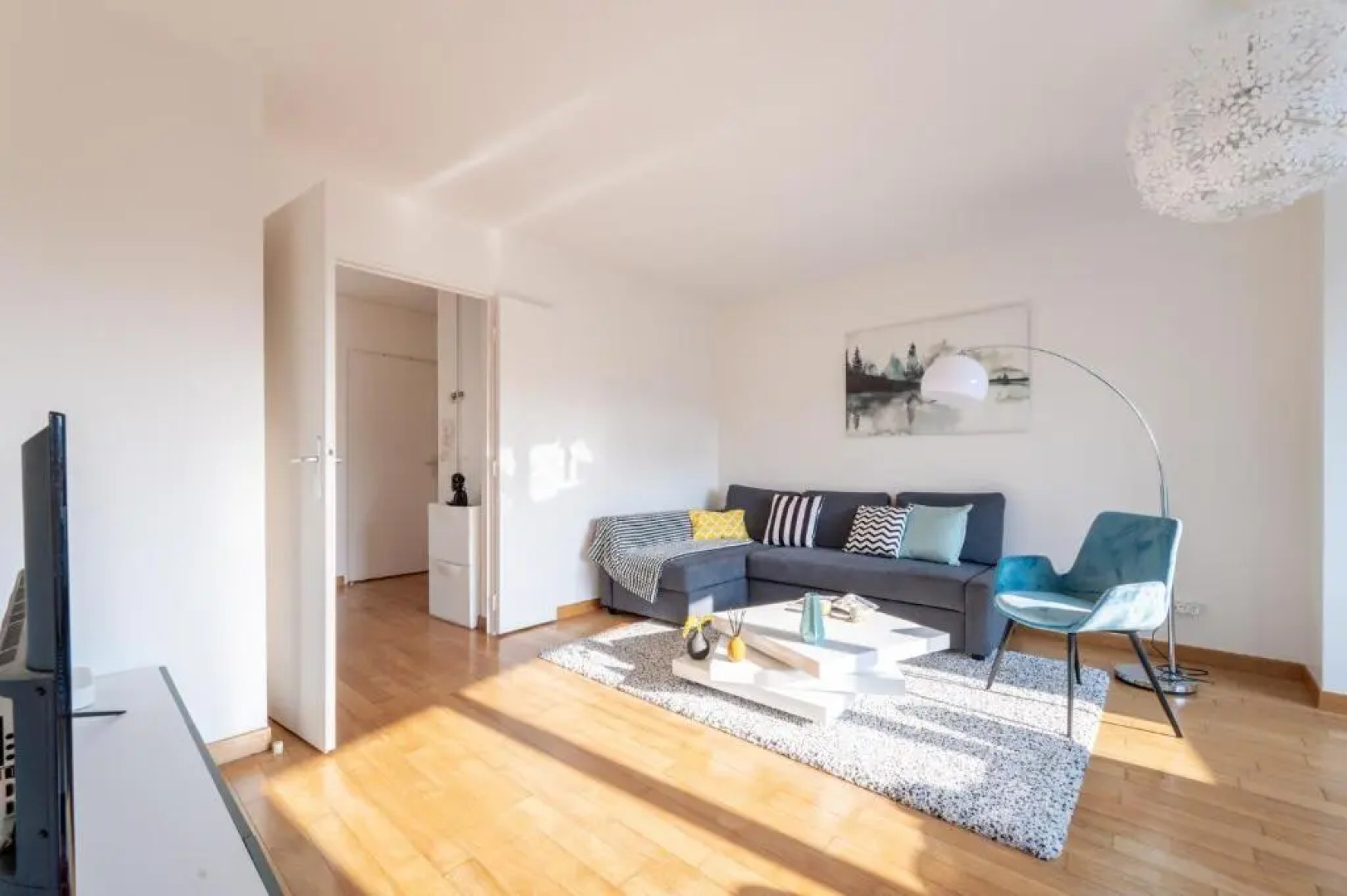 Immotovo - Suite Moderne - Paris 8 Min - Parking - Netflix