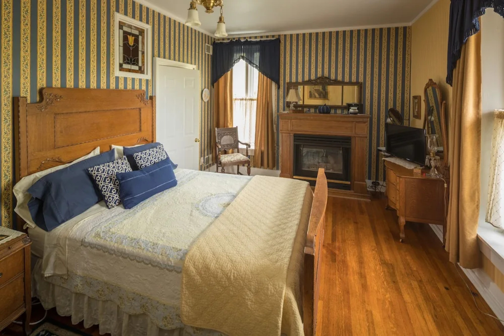 The Steamboat House Bed & Breakfast