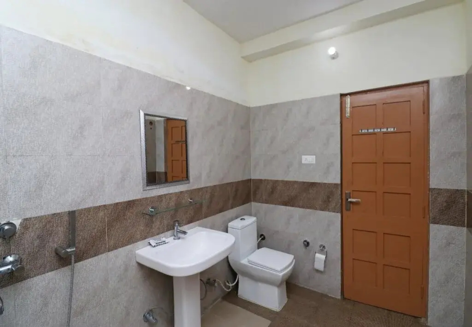 Hotel Heaven Heights By OYO Rooms