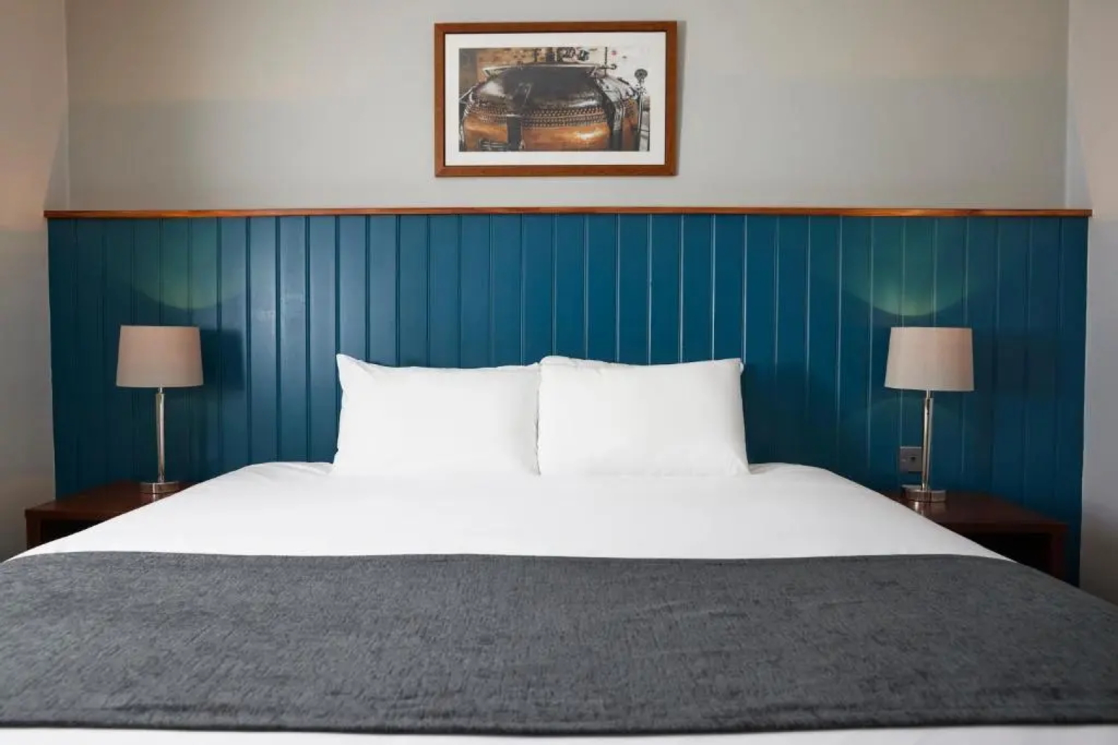 The Longshoot Hotel by Greene King Inns