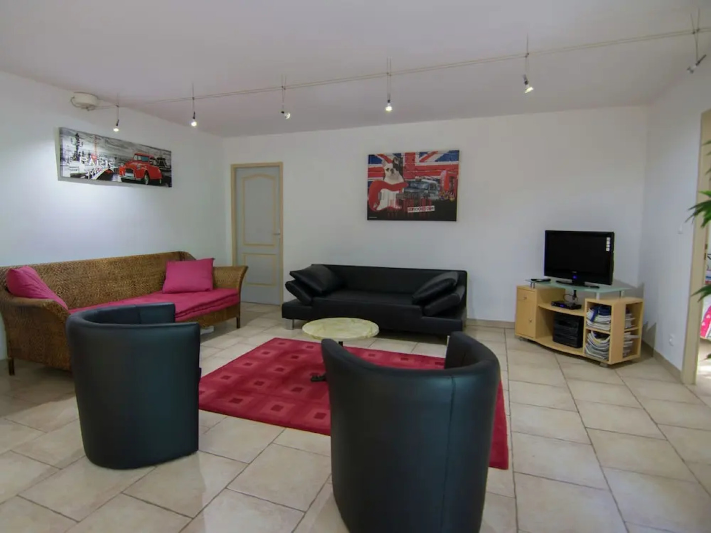 Modern Villa with Private Pool in Ledenon