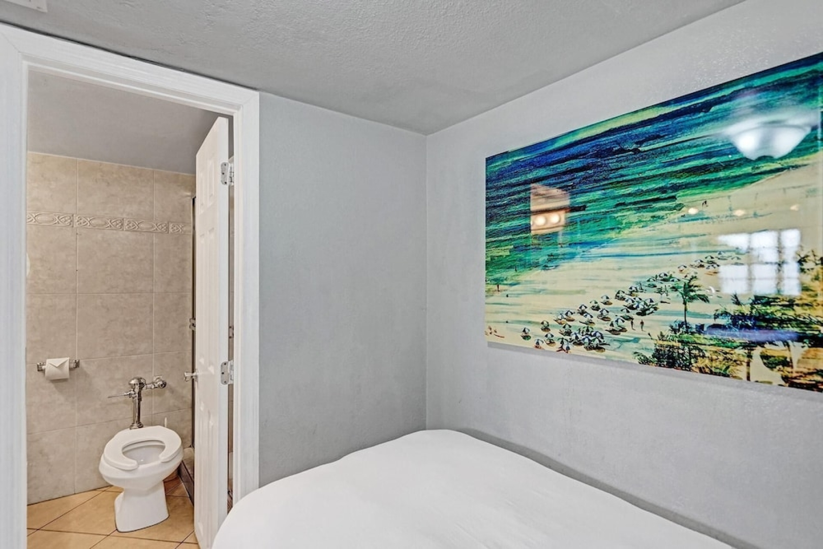 Gorgeous gem, walk from the Ocean!!