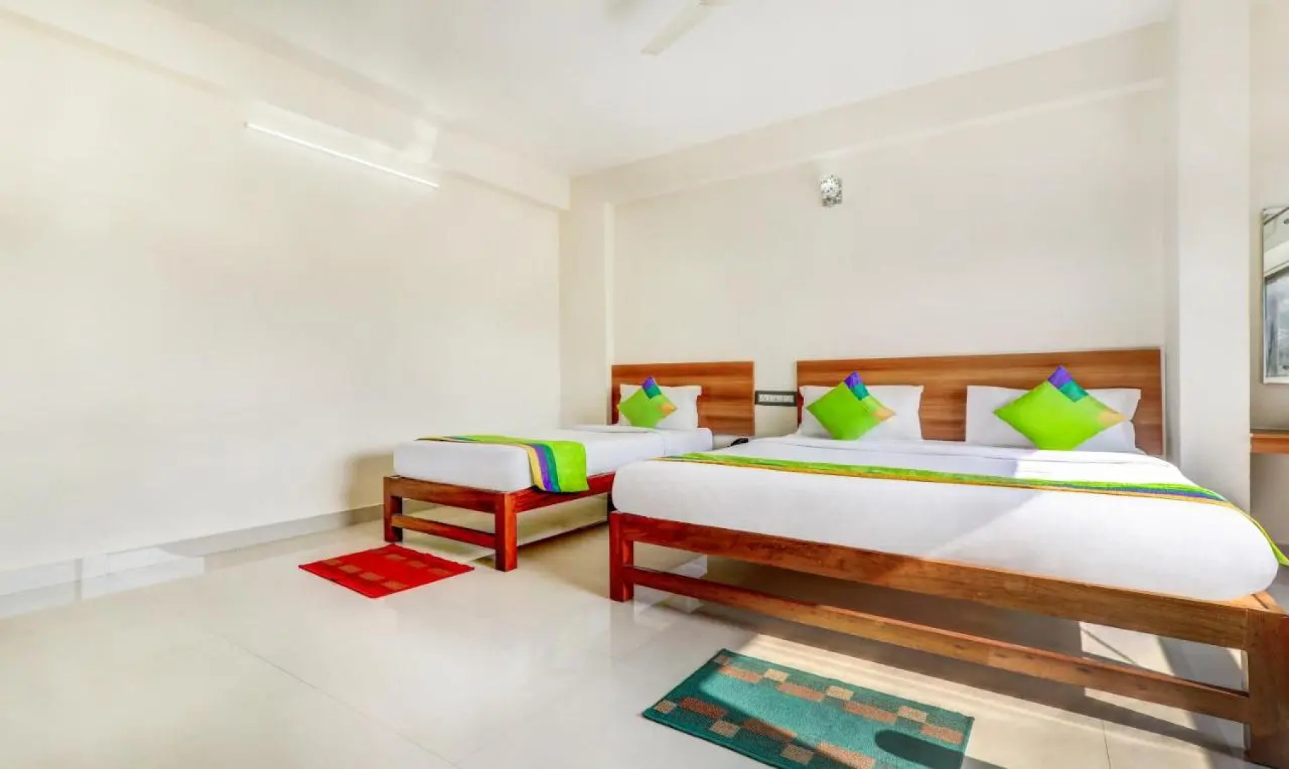 Treebo Atithi Comforts, 1 Km From Nisargadhama Forest