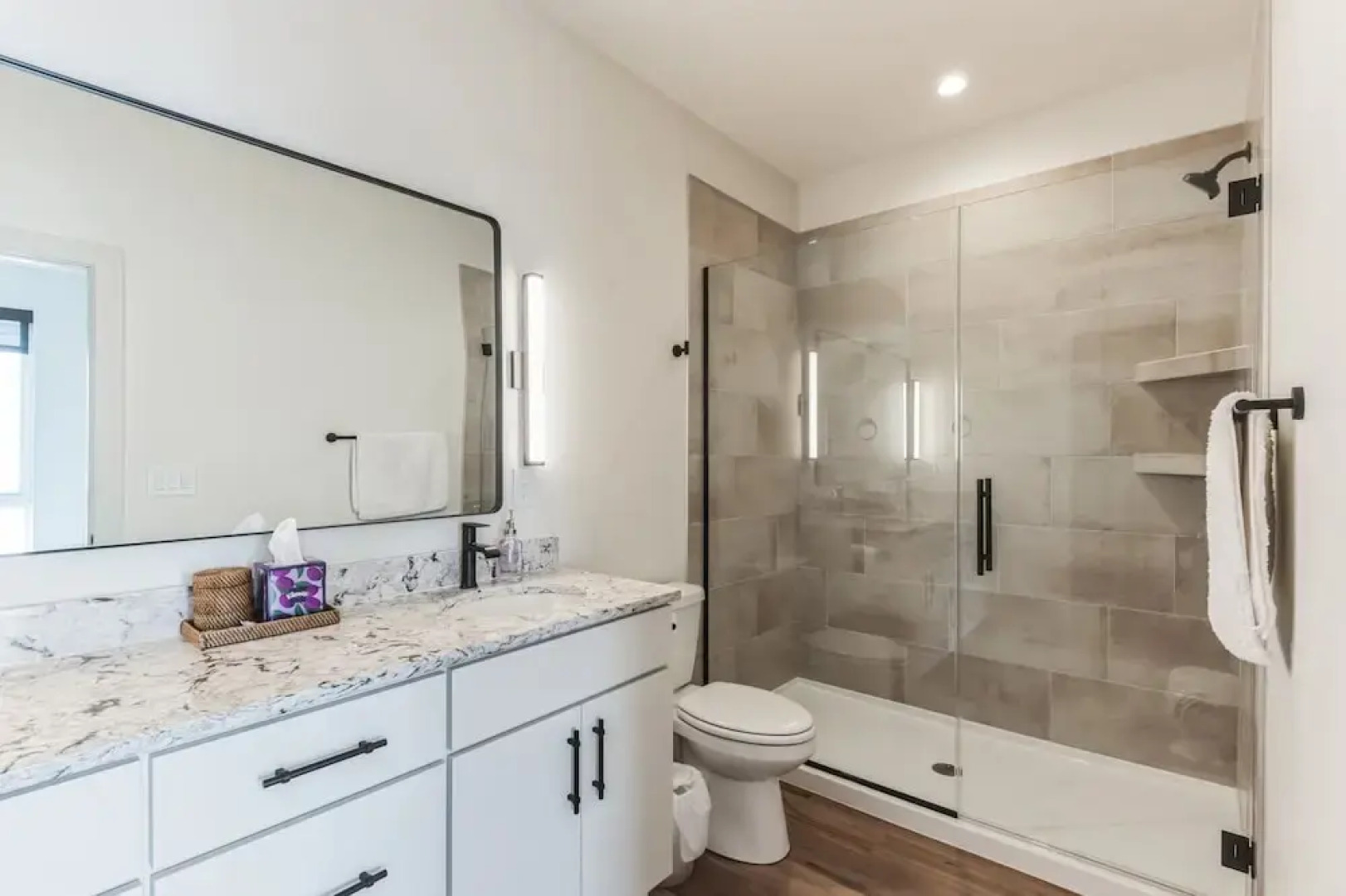 New Modern Townhome With Rooftop Patio 2 Bedroom Townhouse by RedAwning