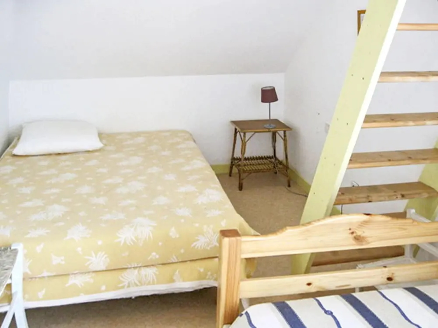 House With 3 Bedrooms in Ambon, With Enclosed Garden - 300 m From the