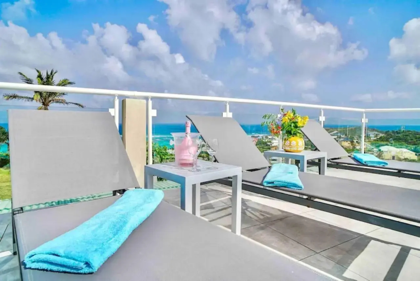 V4 Magical view of the ocean and Saint Barth