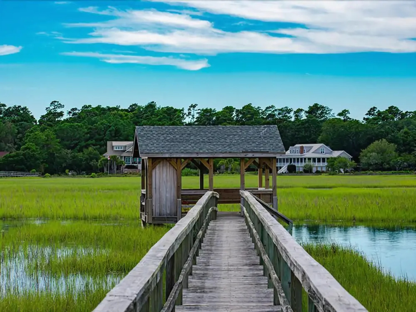 2000 Arthur Oxner 8 Br home by RedAwning