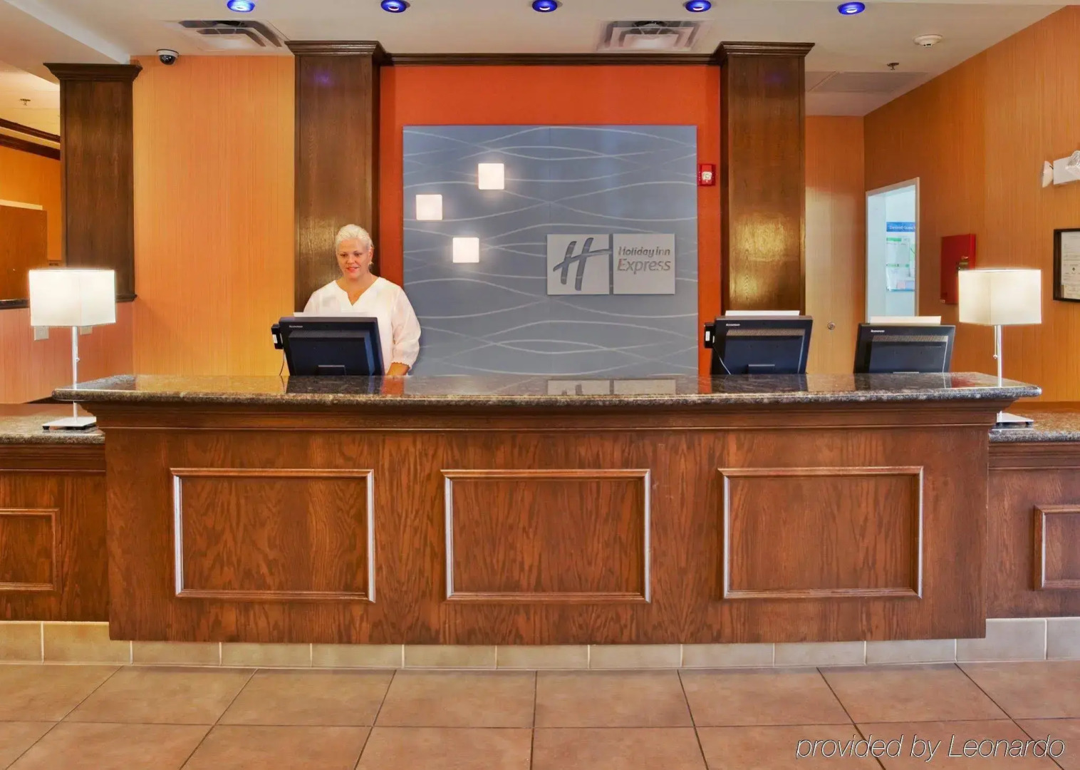 Holiday Inn Express Hotel & Suites Kansas City - Grandview by IHG
