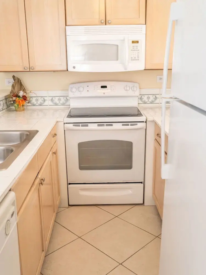 Deluxe Ocean View Villas - Just Steps From White Sand Beaches