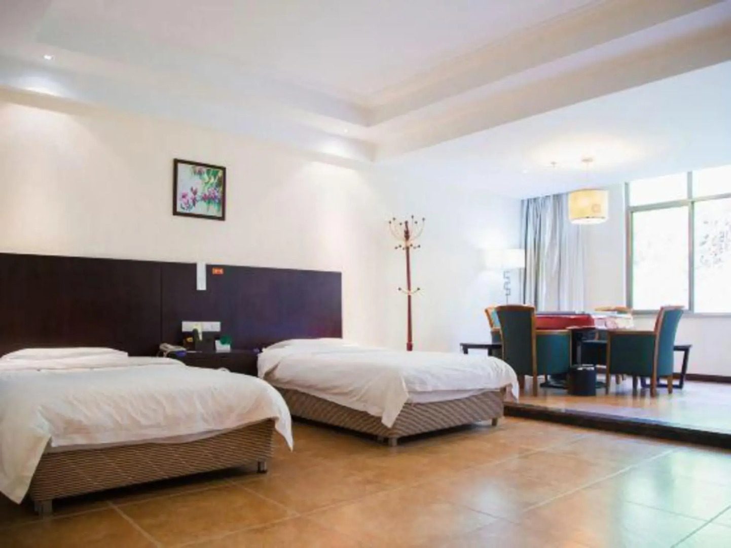 Meihong Hoilday Hotel