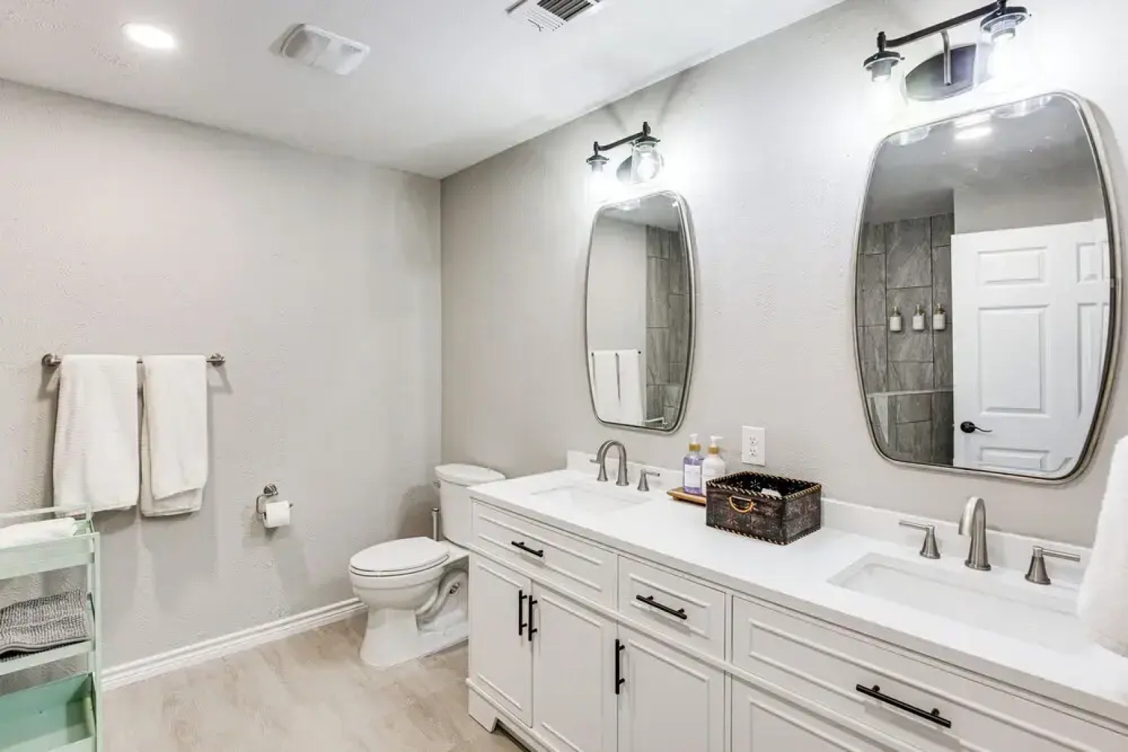 Walk to Lewisville Lake: Dog-friendly Texas Home