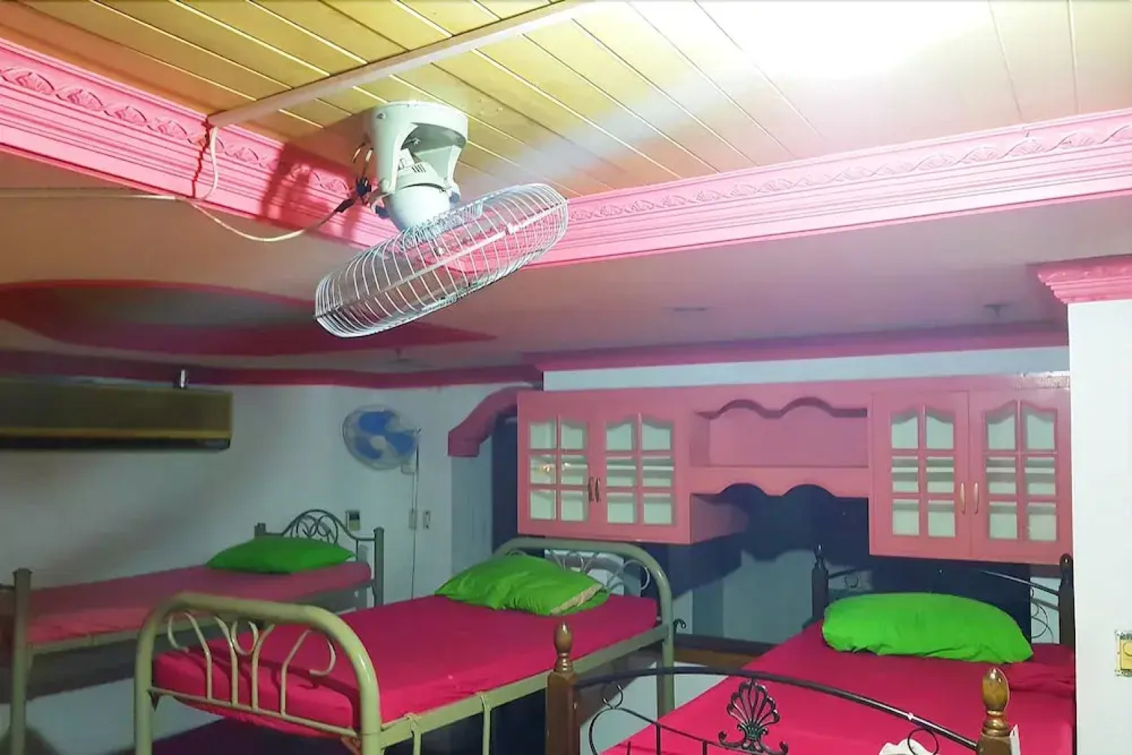 Pink Manila Hostel