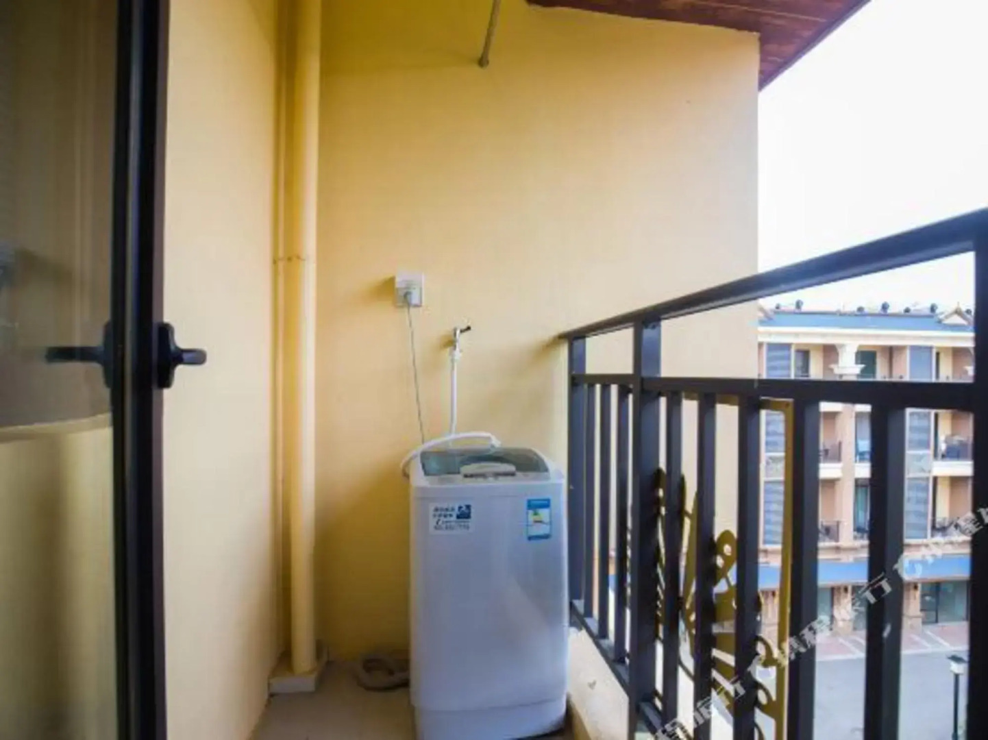 Yijiayi Holiday Hotel