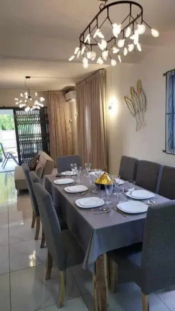 luxury cheerful 4 bedrooms villa in Calodyne