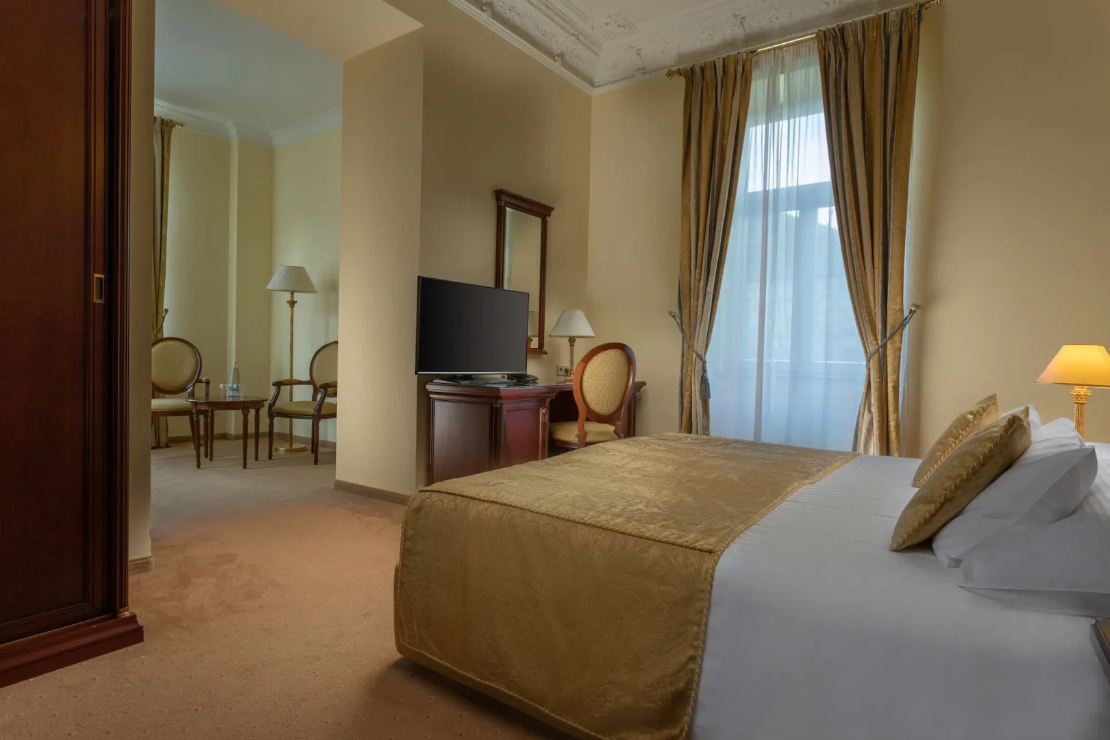 Savoy Westend Hotel