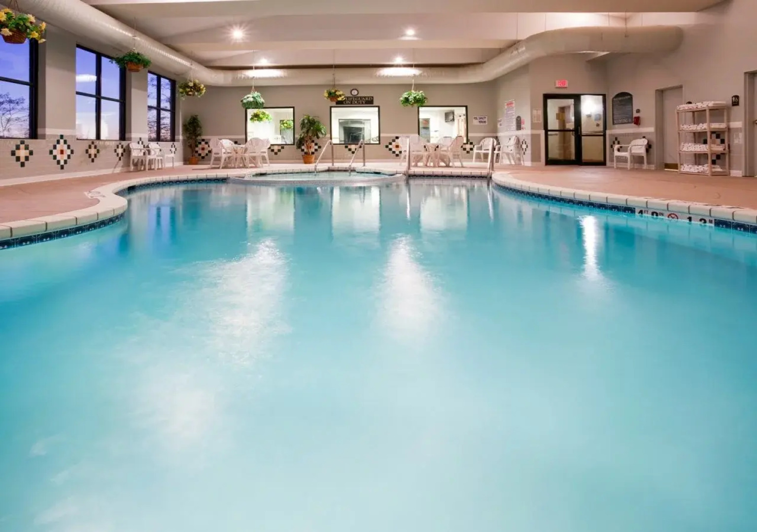 Holiday Inn Express & Suites New Berlin by IHG