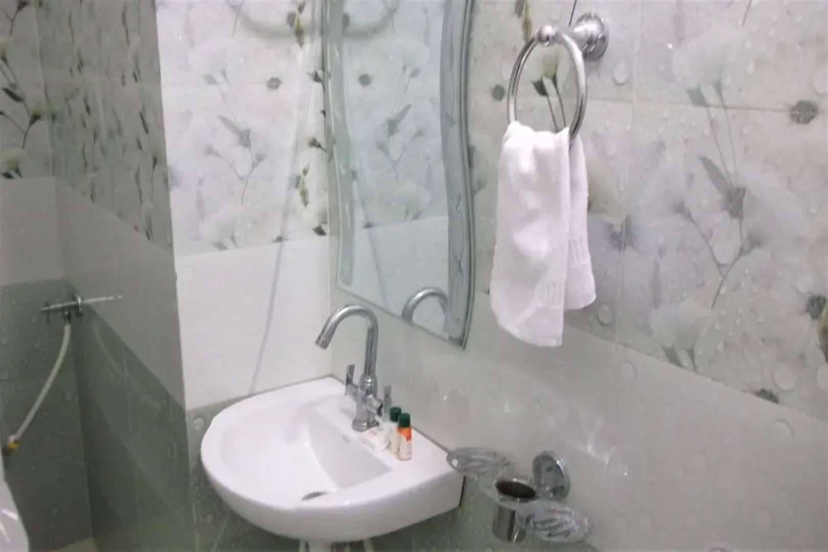 OYO 10360 Hotel Grand Manoranjan