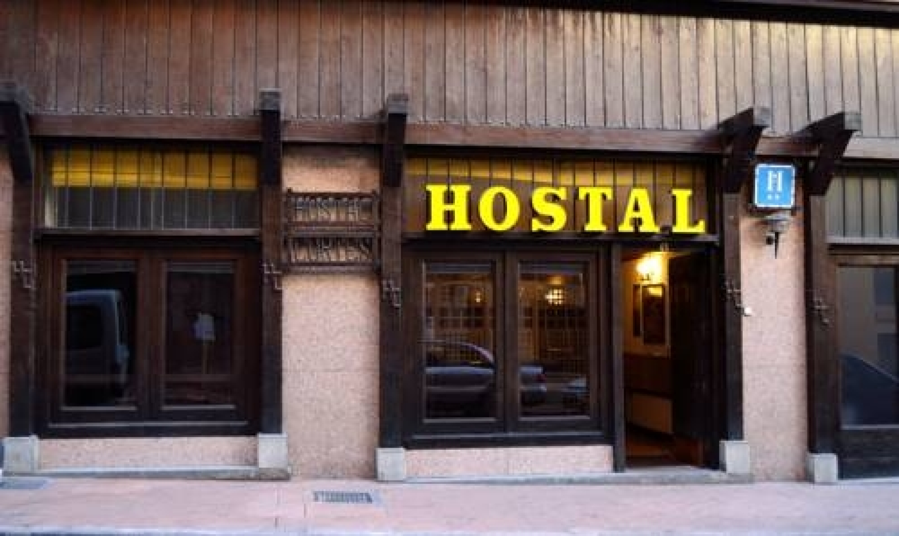 Hostal Cortes