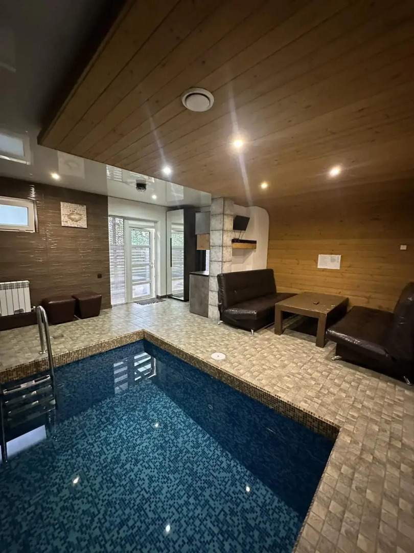 Гостевой дом с бассейном и баней в Дубках