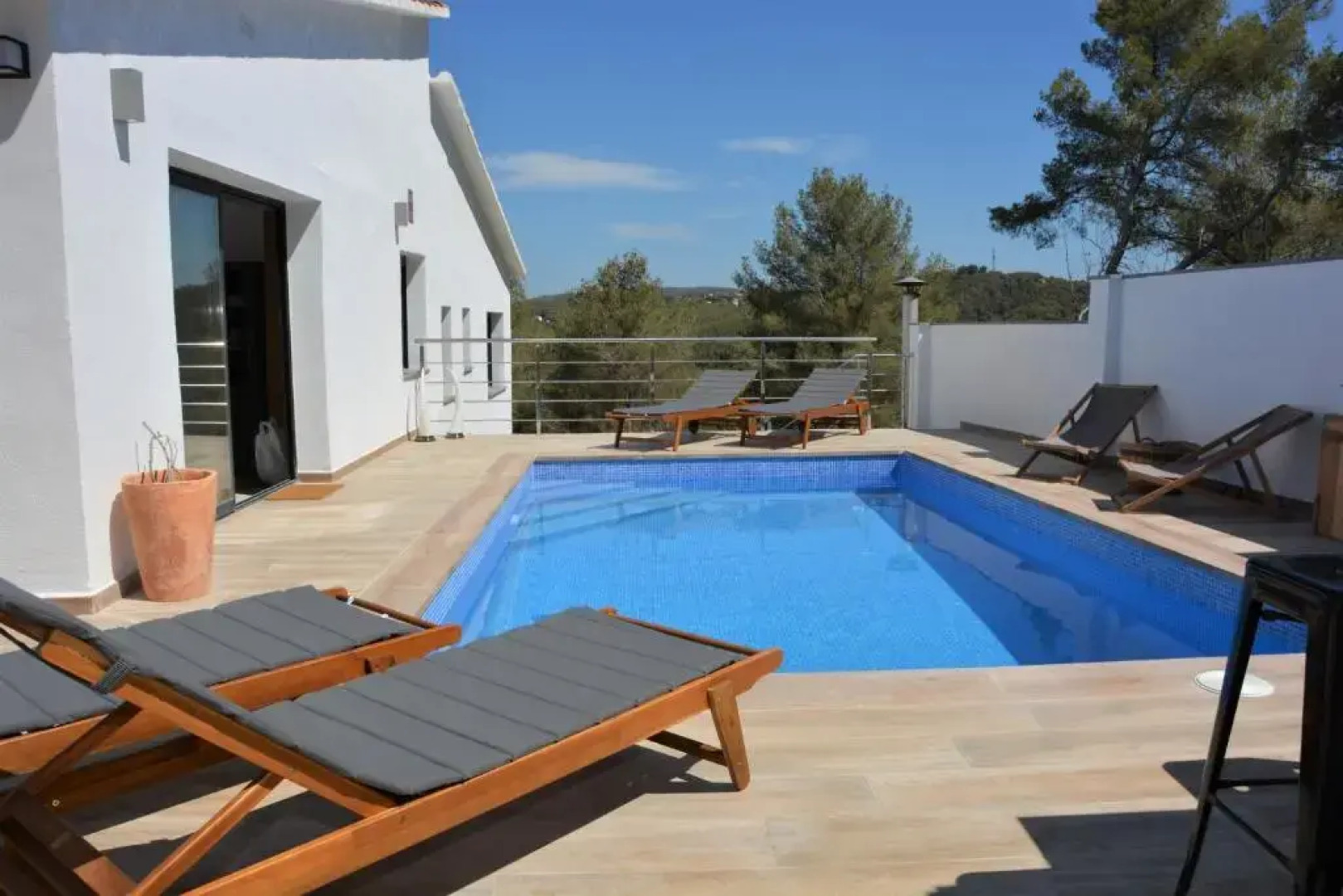 Villa Sitges Avril Renewd Agust 2021 High Design Confortable AC Calm Area