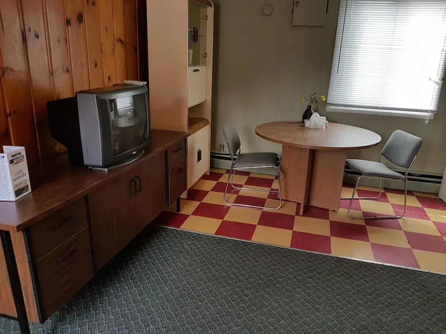 Deerview Lodge & Cabins - Princeton BC