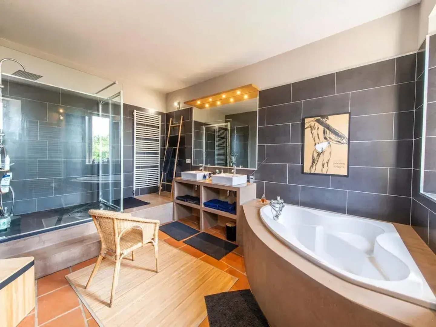 Mansion With Swimming Pool