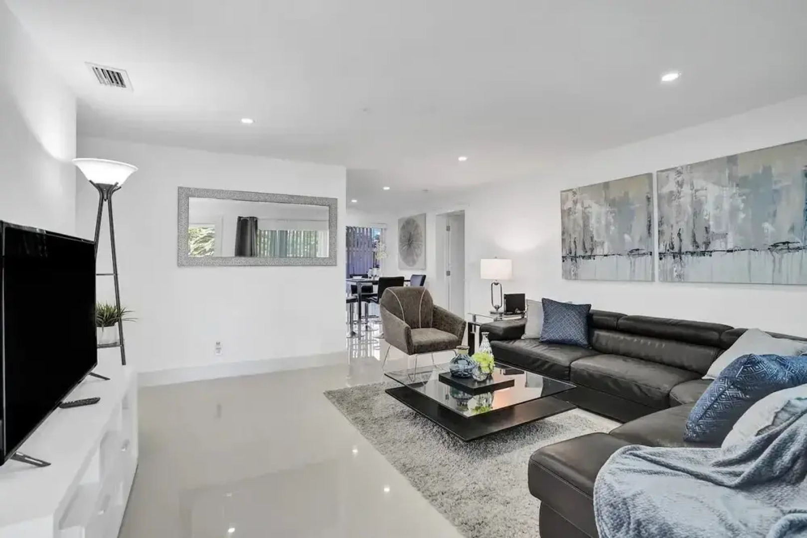 Newly Renovated 3BR Home with Hot tub