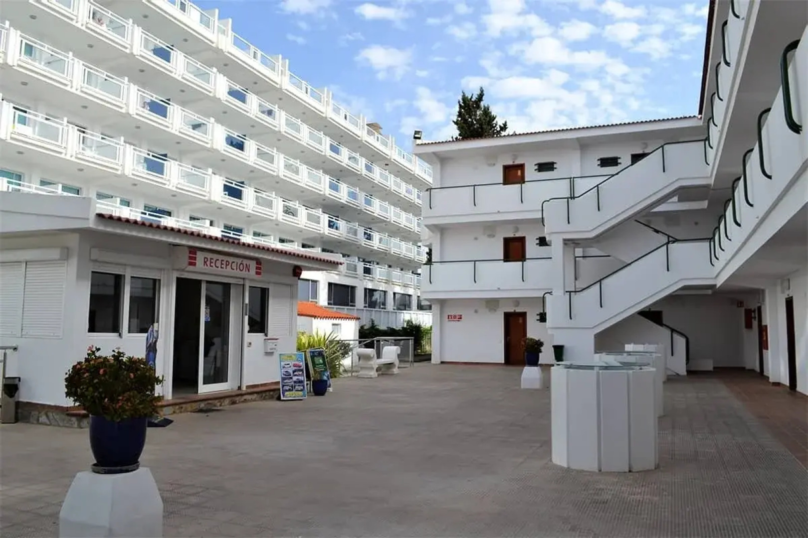 Apartamentos Montemayor