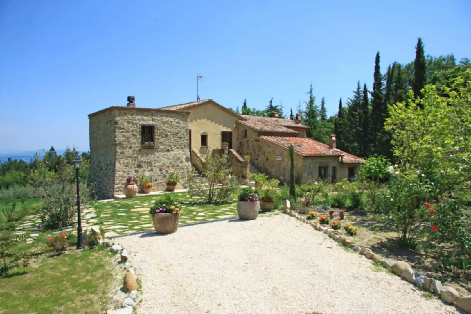 Villa La Felce, a typical Tuscan farmhouse surrounded by nature-VILLA LA FELCE
