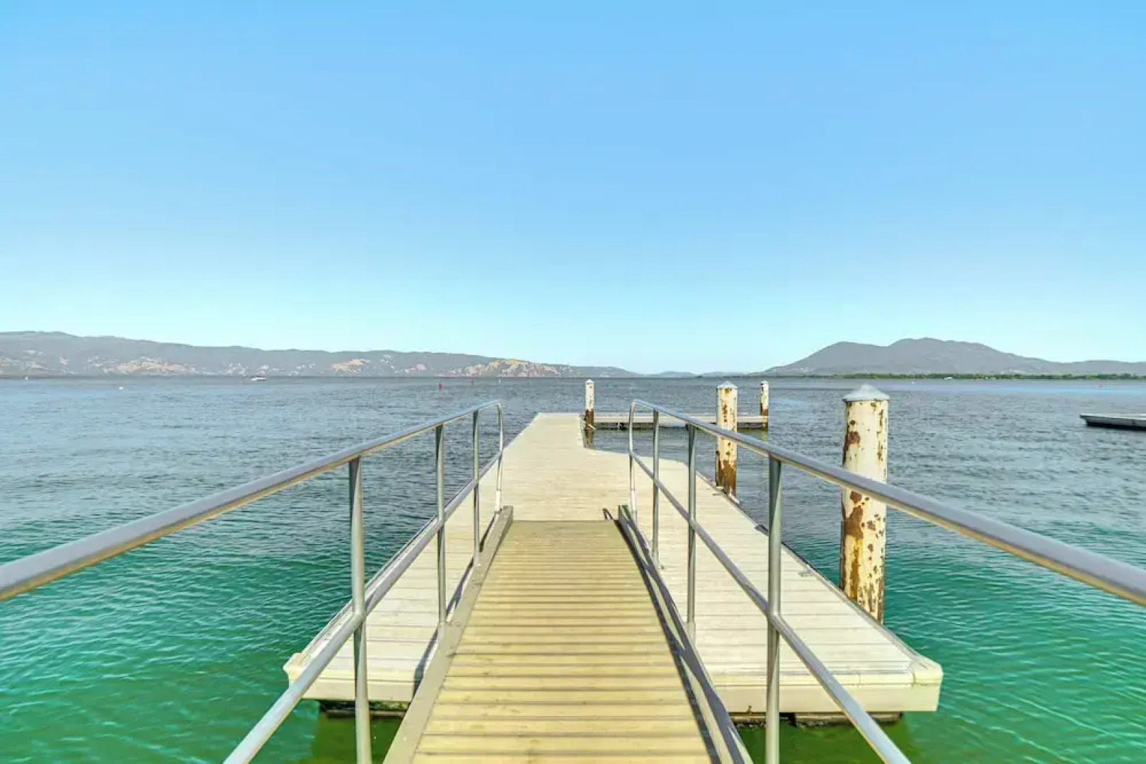 Steps to Clear Lake: Hot Tub Haven in Norcal!