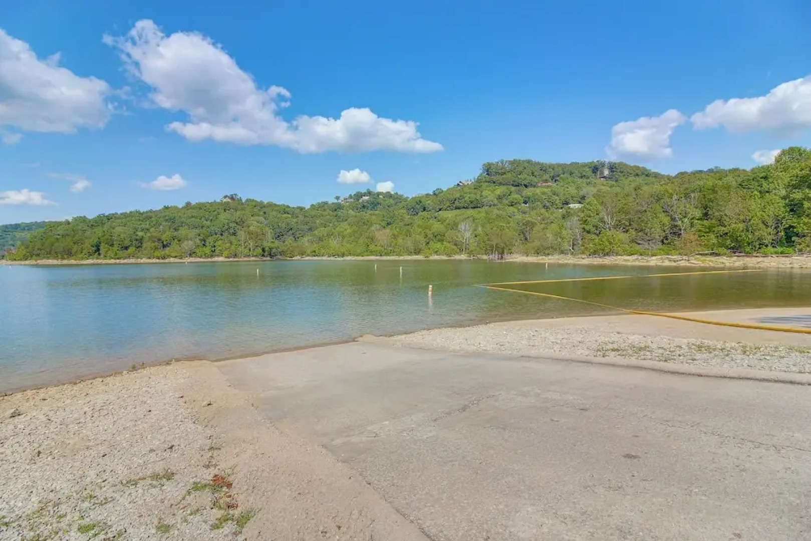 Walk to Marina: Center Hill Lake Family Home