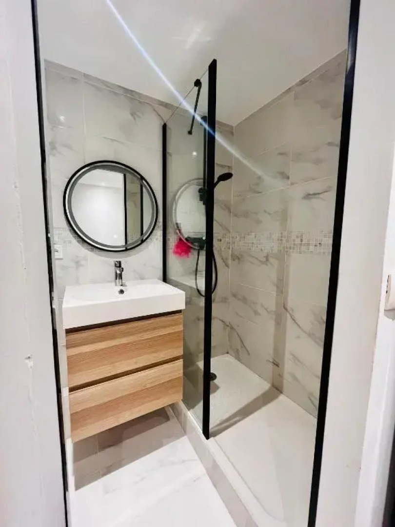 Studio ROMY les pieds dans l'eau 10 m de la mer