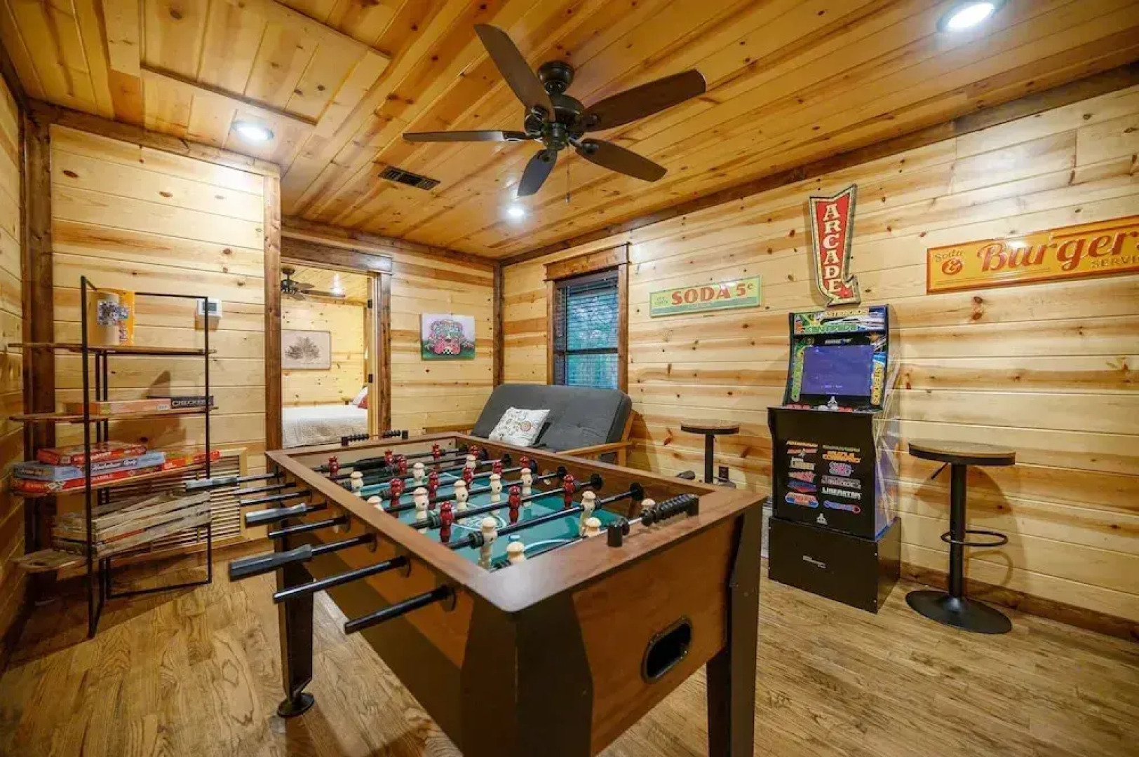 Sugar Daddy Cabin for 13!