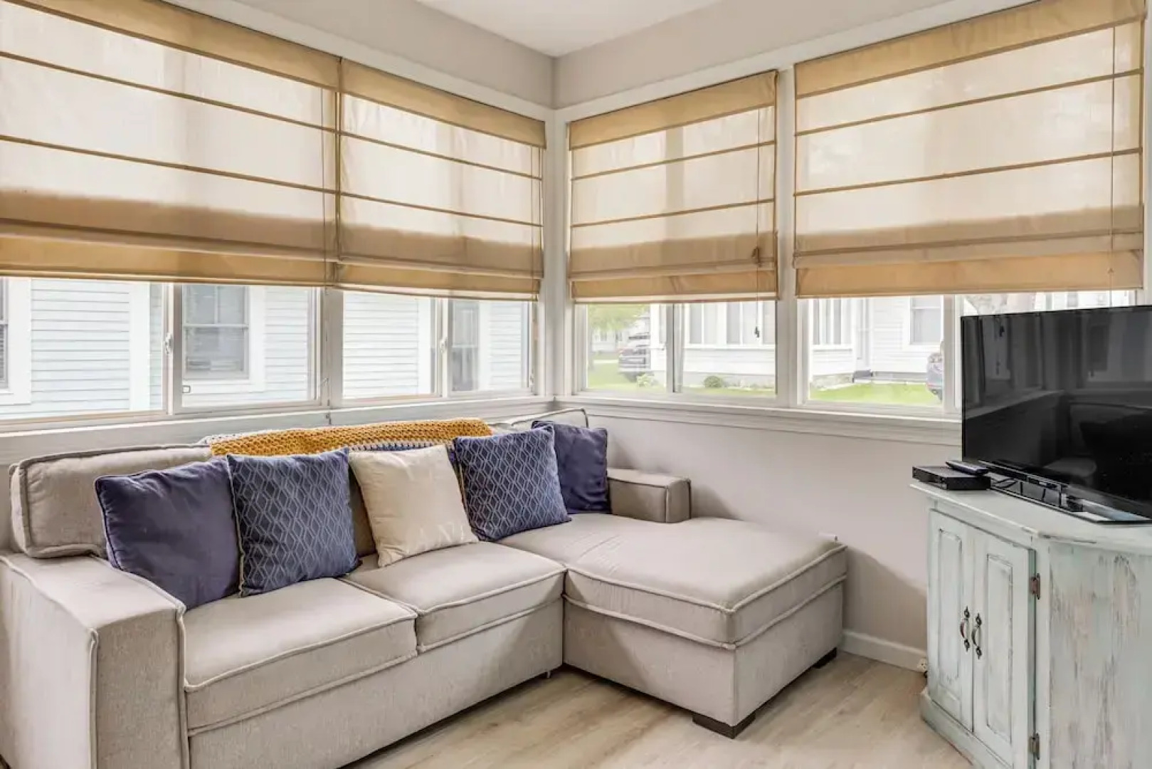 1 Mi to Moody Beach: Cottage w/ Pool Access!