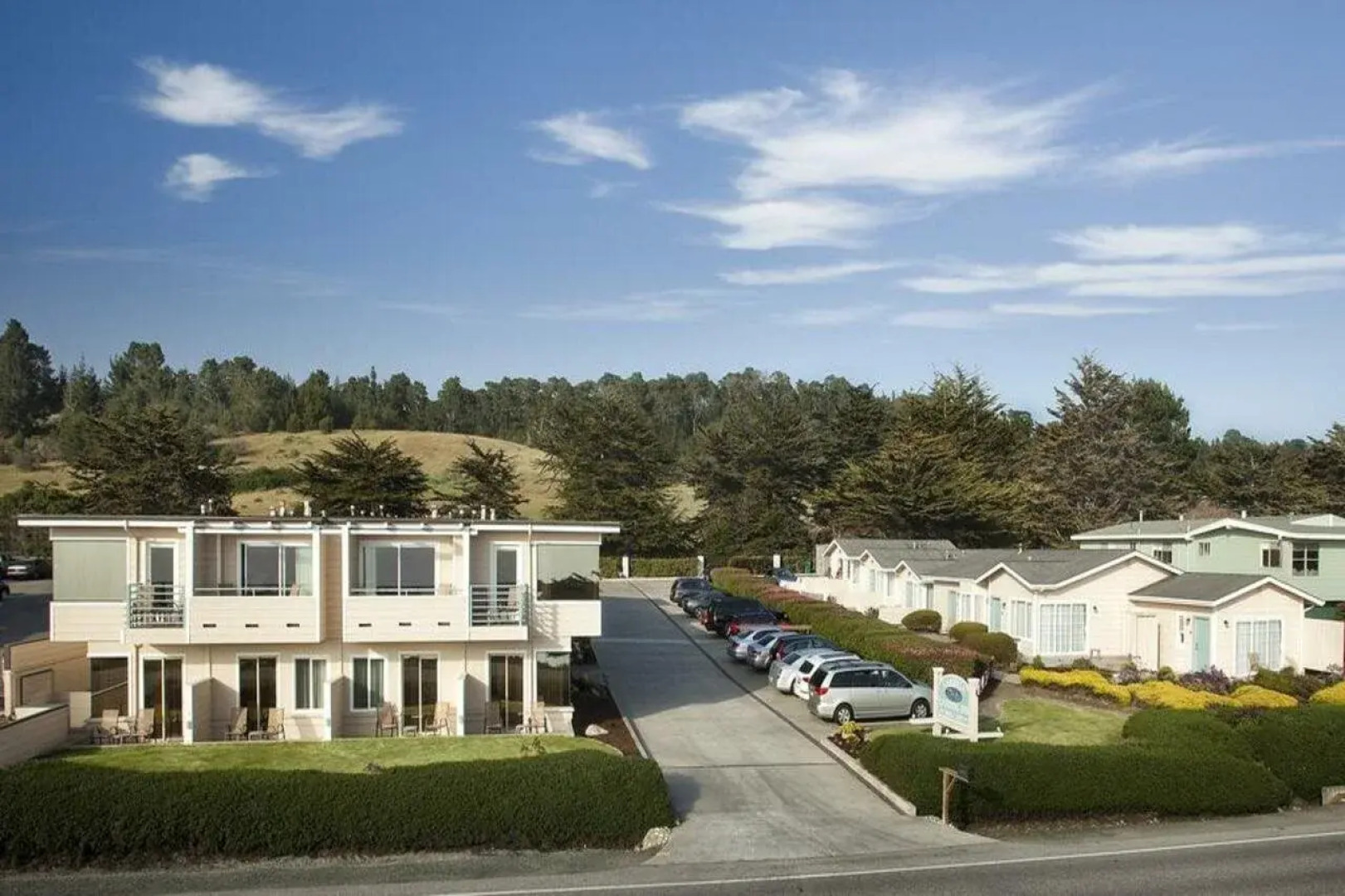 Cambria Landing Inn & Suites