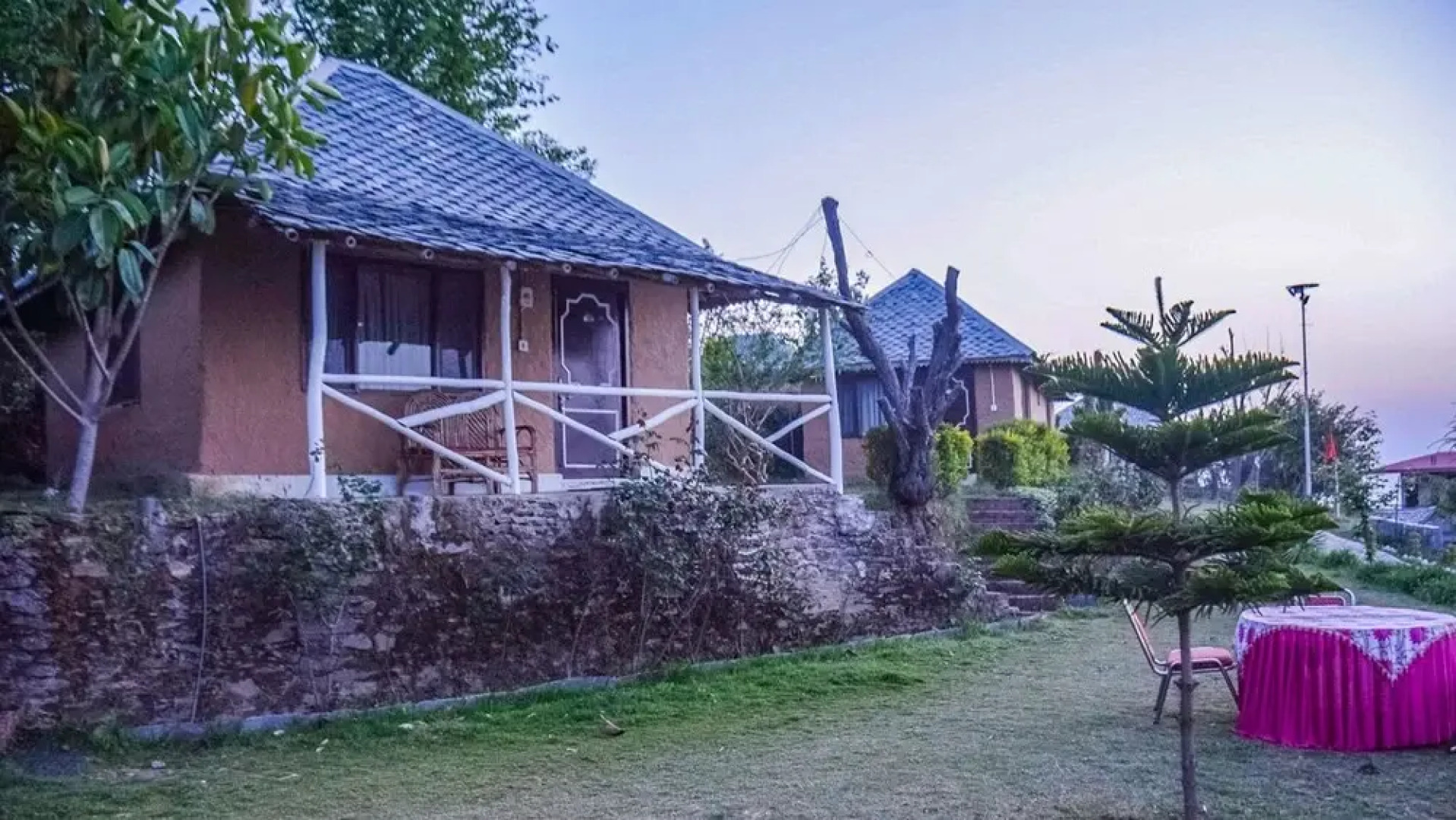 V Resorts Vatika Shoghi