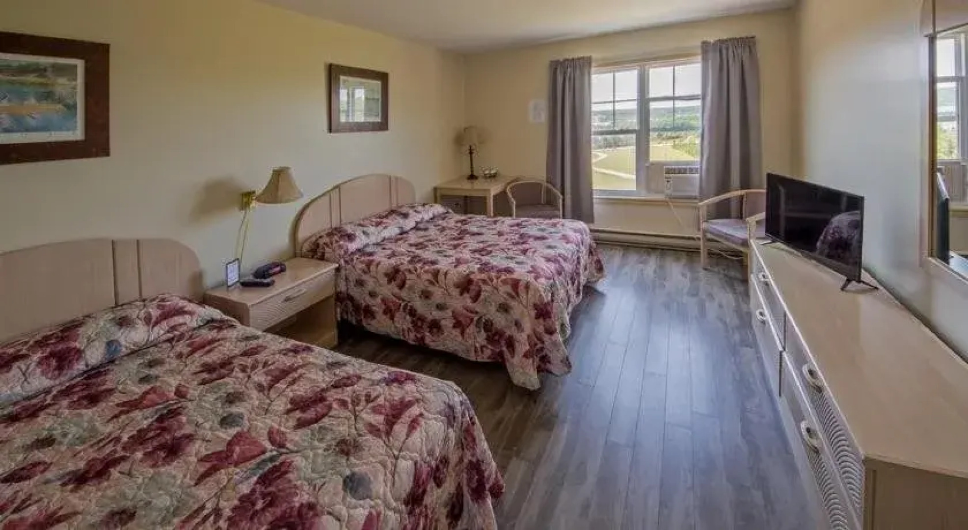 L' Auberge Doucet Inn