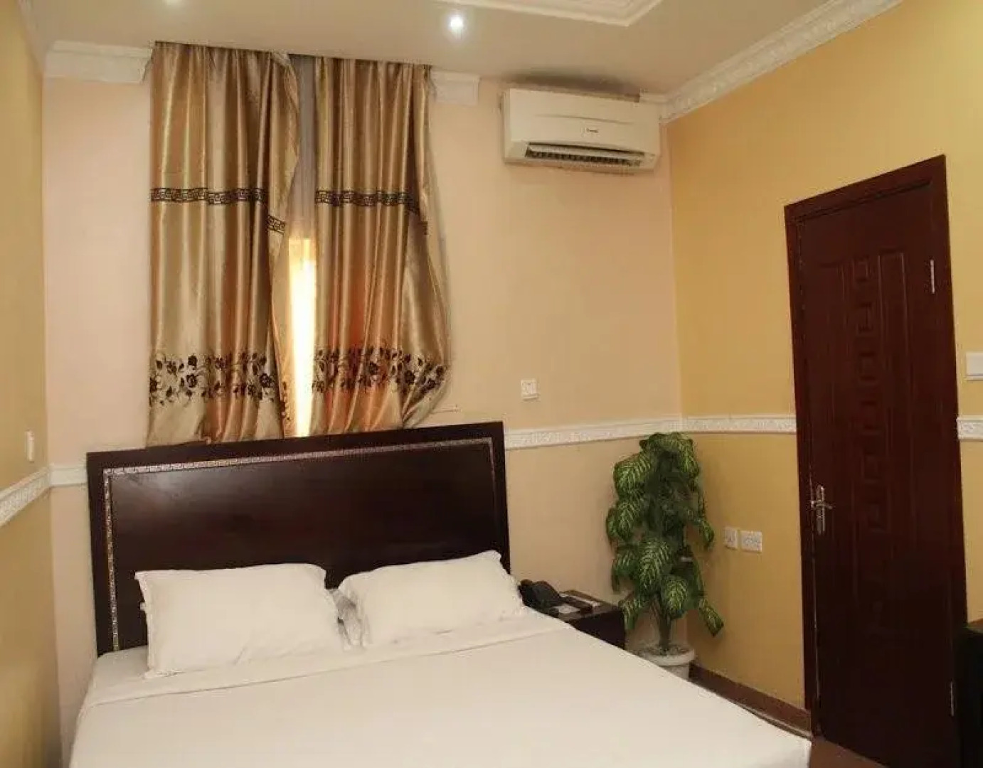 Carat 24 Business Hotel and Suites LTD