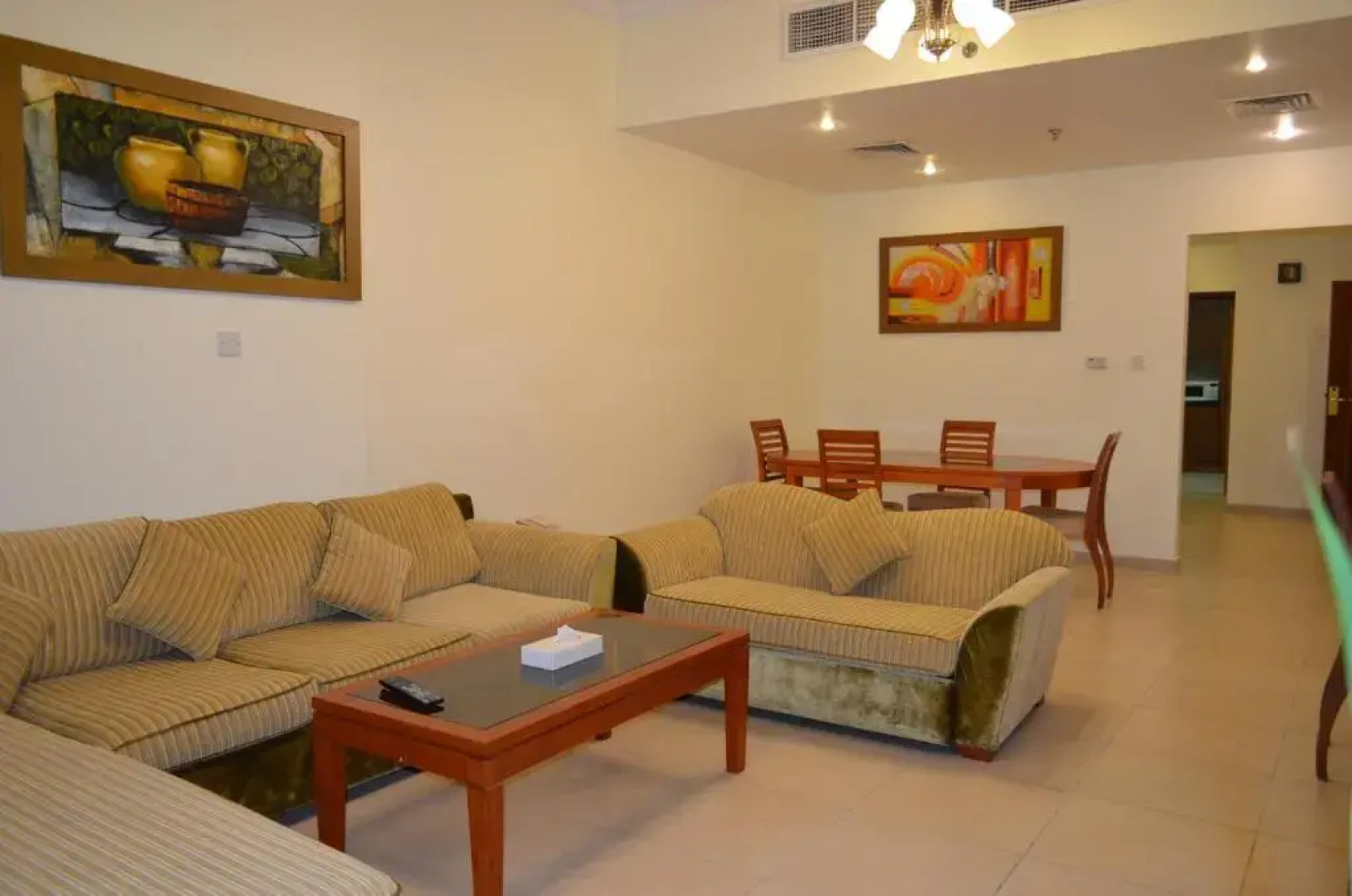 Отель Wescott Plaza Hotel Apartment