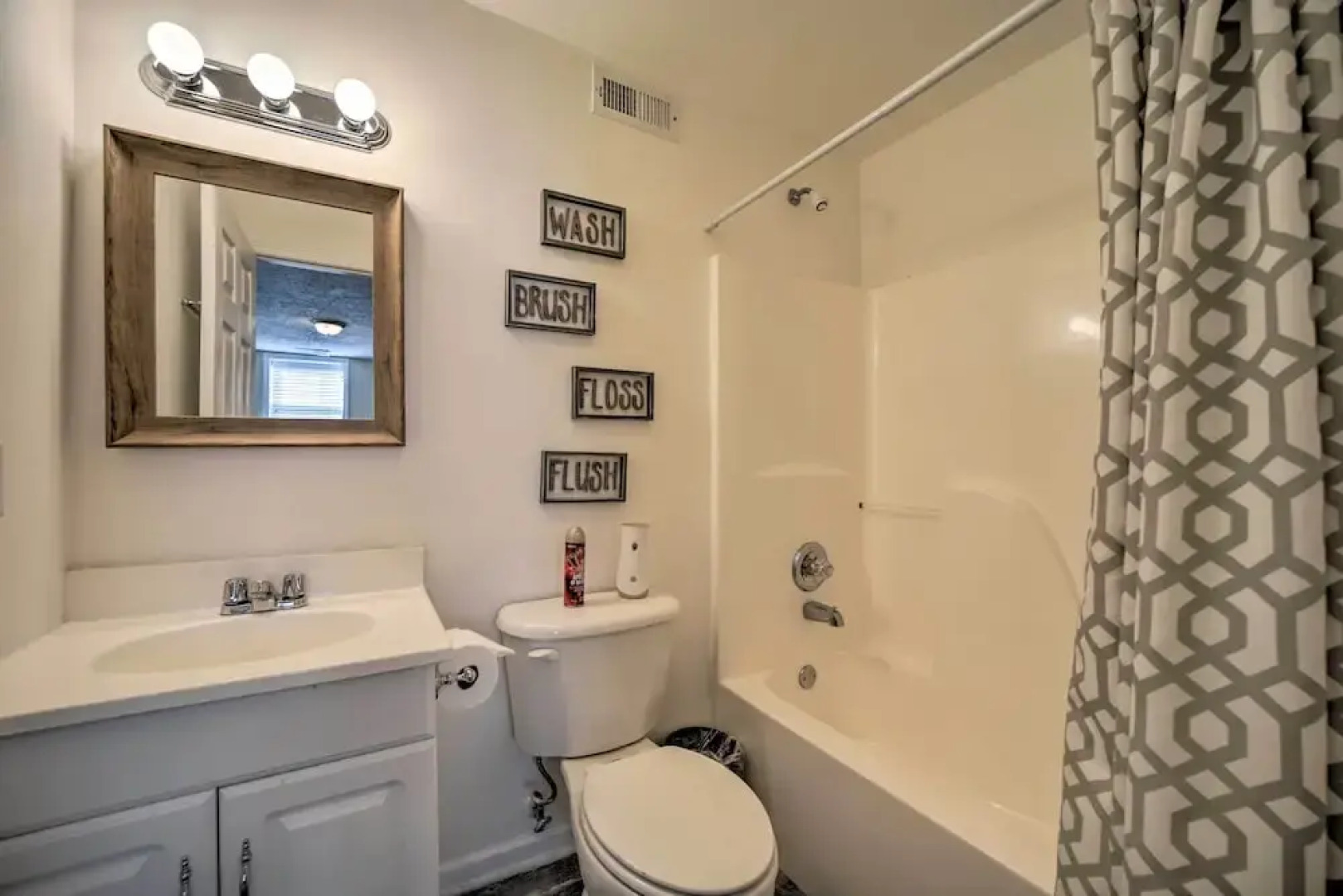 Blue Ridge Mtn Escape: Home w/ Deck & Fire Pit!